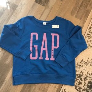 NWT- GAP SWEATSHIRT- M